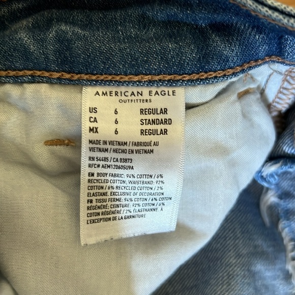 American Eagle Mom Jean - Picture 7 of 7